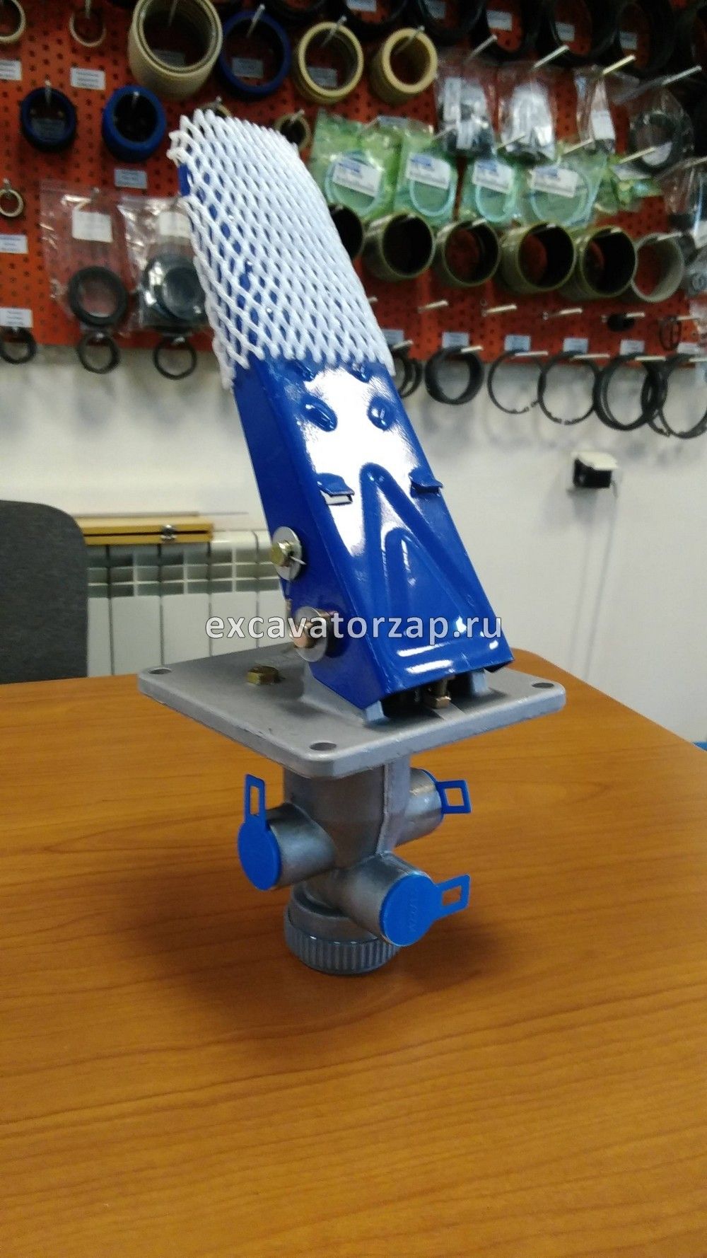 Педаль тормоза XCMG ZL30G/ZL50G/LW321/LW300/LW541